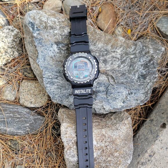 Vintage Watches Armitron Instalite Chronograph Sport Watch 165FT Black Retro - Picture 2 of 10